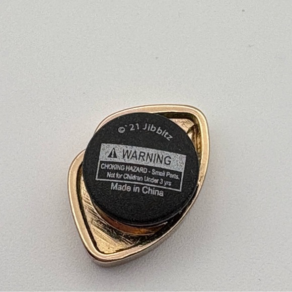 Croc Jibbitz Pink Lips Mouth Gold - Picture 5 of 5